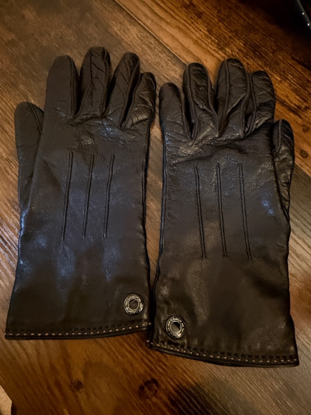 Coach Women’s Black Leather Gloves with Logo Snap